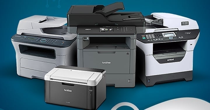 Armazém organizado com suprimentos de impressão